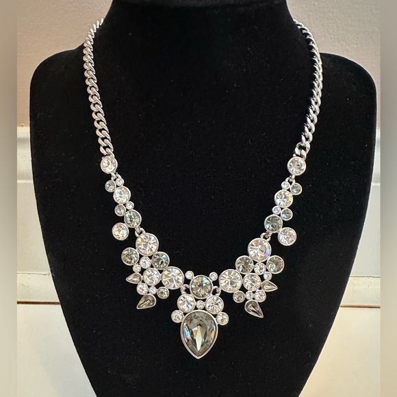 Givenchy necklace. - Picture 1 of 6